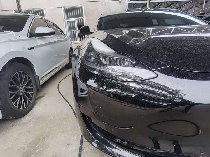 Фото 4 - Tesla Model 3