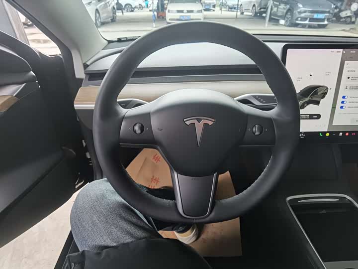 Фото 8 - Tesla Model 3