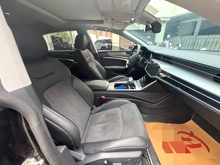 Фото 5 - Audi A7L