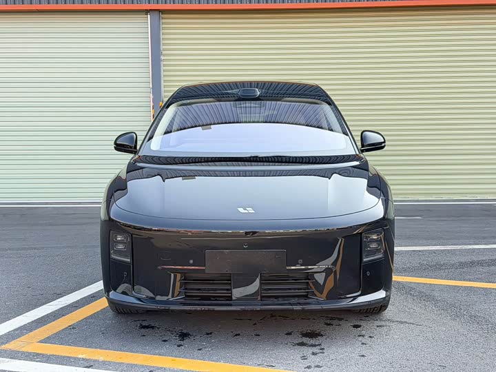 Фото 2 - LiXiang i8