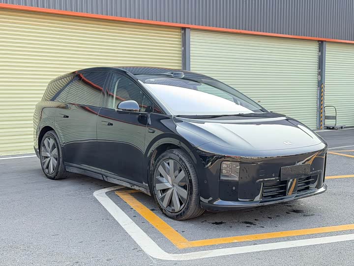 Фото 3 - LiXiang i8