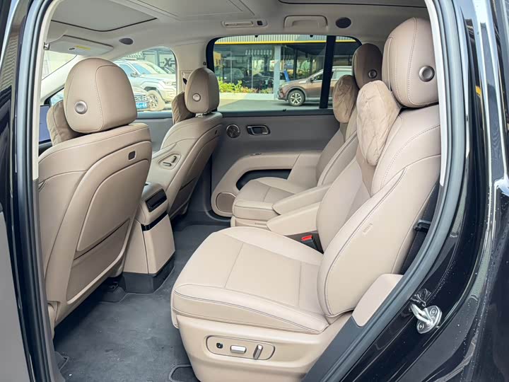 Фото 6 - LiXiang i8