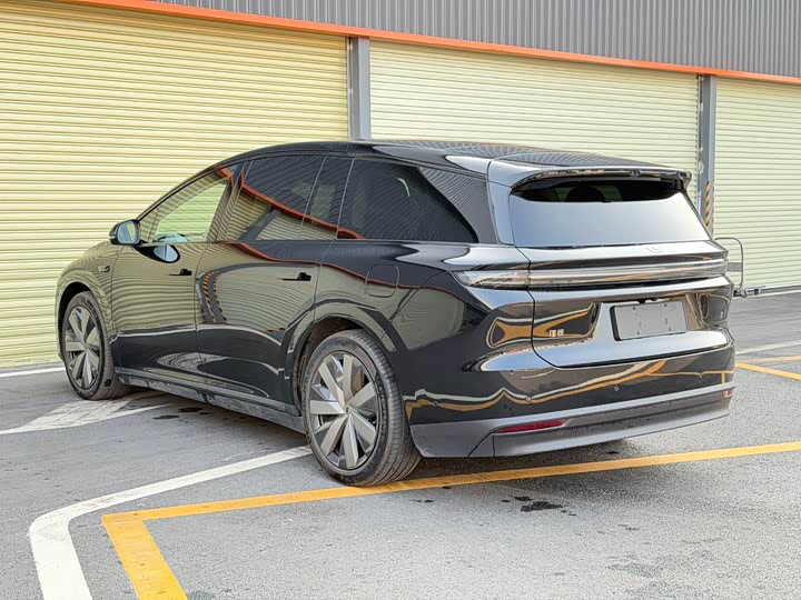 Фото 7 - LiXiang i8