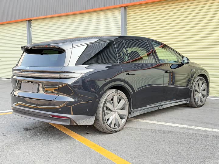 Фото 9 - LiXiang i8