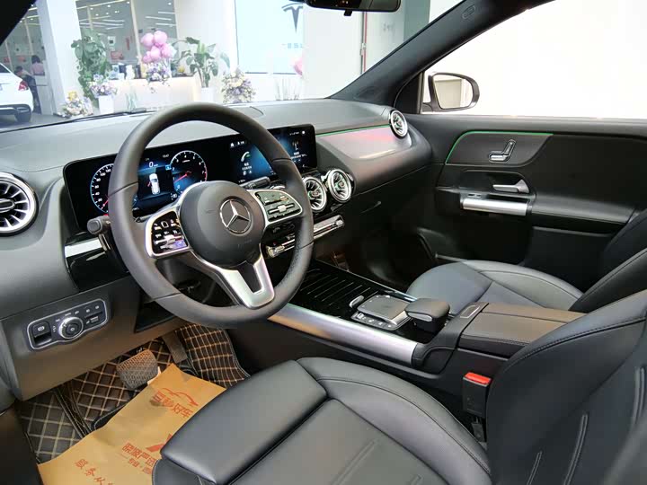 Фото 6 - Mercedes-Benz GLA-Class
