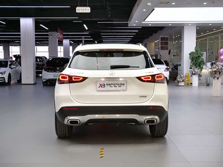 Фото 9 - Mercedes-Benz GLA-Class