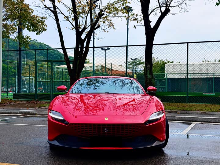 Photo 2 - Ferrari Roma