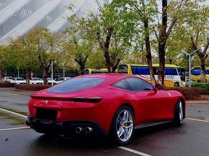 Photo 7 - Ferrari Roma