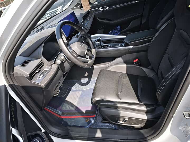 Фото 4 - Geely Preface