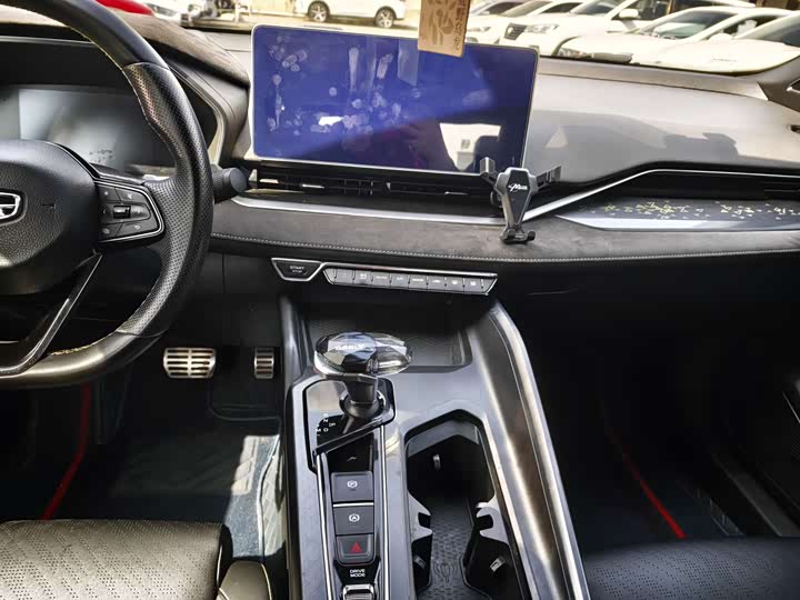 Фото 8 - Geely Preface