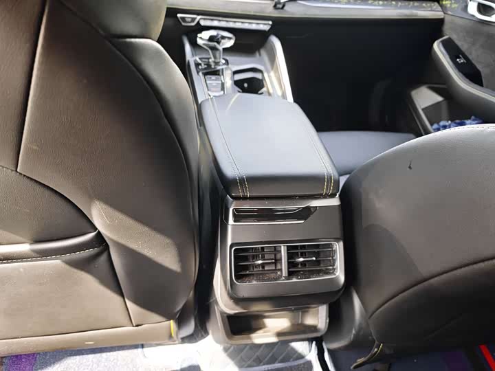 Фото 9 - Geely Preface