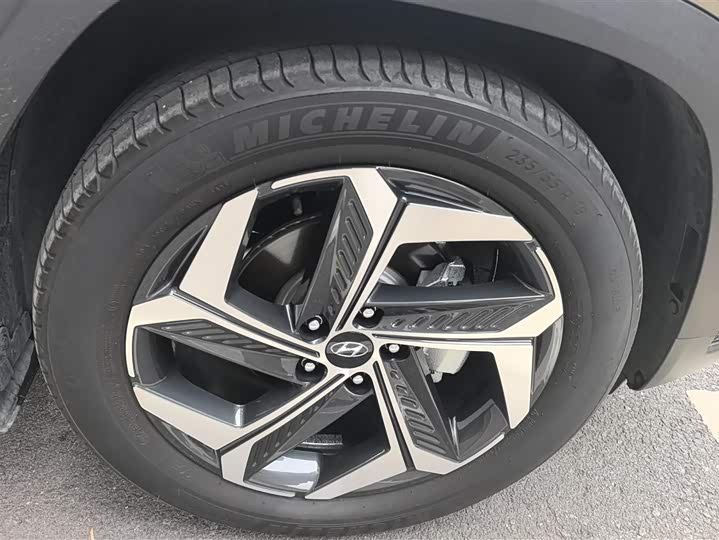 Фото 6 - Hyundai Tucson L