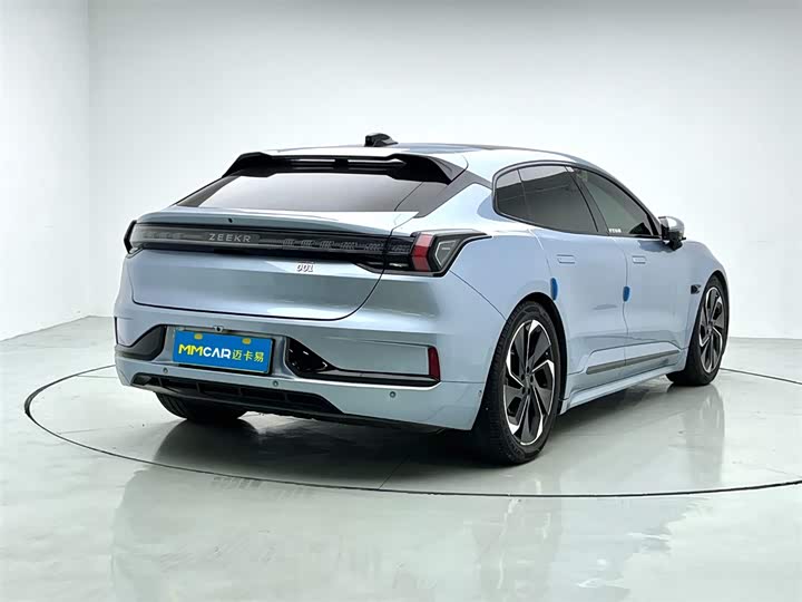 Фото 6 - Zeekr 001