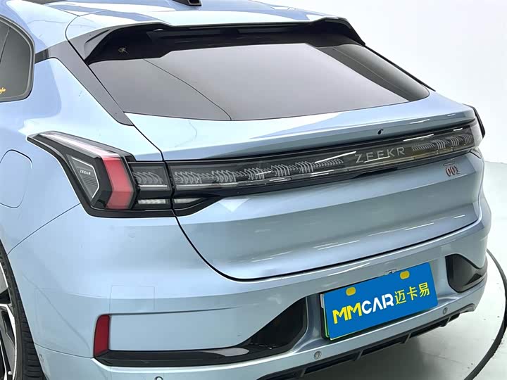 Фото 7 - Zeekr 001