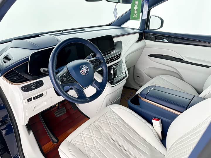 Photo 5 - Buick GL8 ES