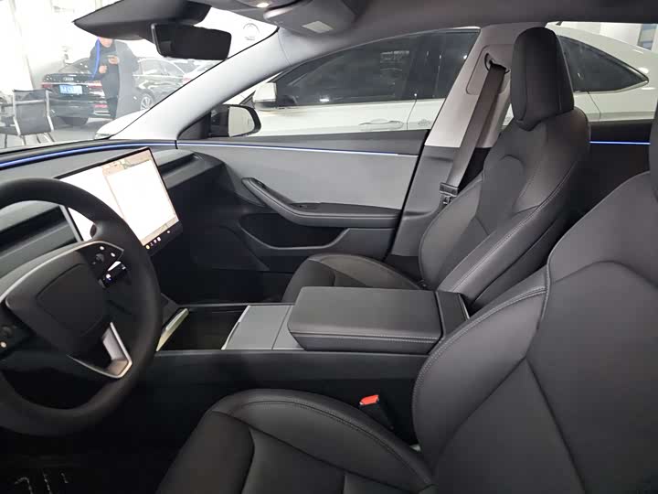 Фото 5 - Tesla Model 3