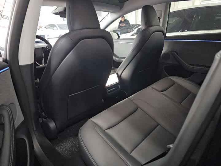 Фото 7 - Tesla Model 3