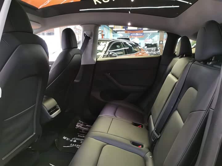 Photo 7 - Tesla Model Y