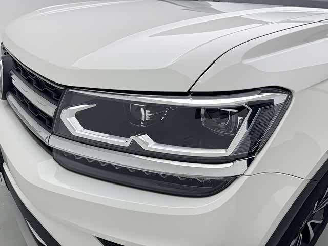 Фото 9 - Volkswagen Tharu