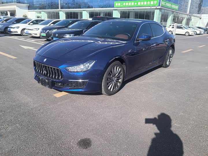 Фото 1 - Maserati Ghibli