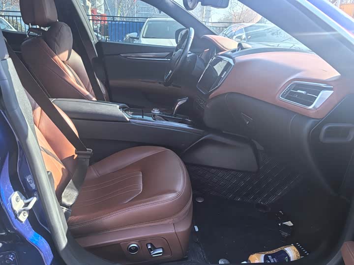 Фото 9 - Maserati Ghibli