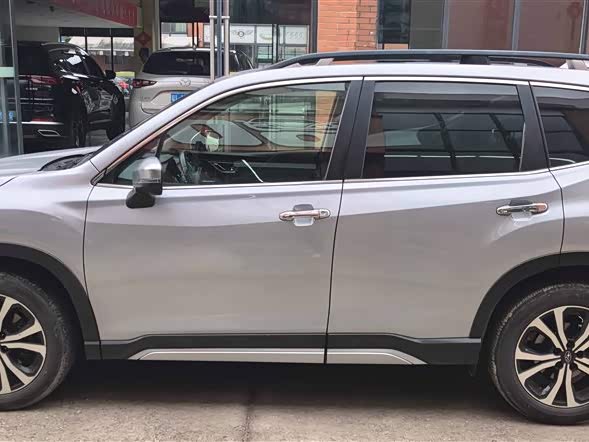 Фото 4 - Subaru Forester