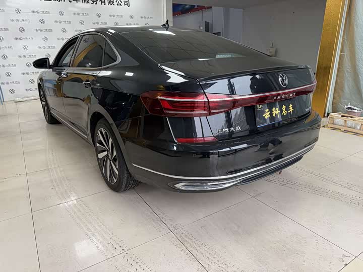 Фото 8 - Volkswagen Passat