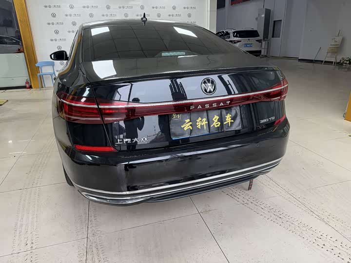 Фото 9 - Volkswagen Passat