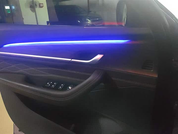 Photo 7 - Geely Monjaro