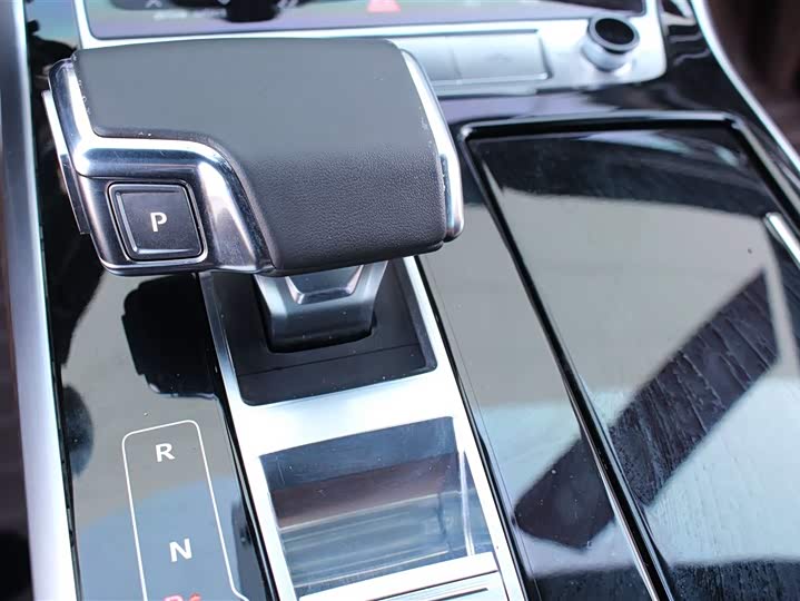 Фото 9 - Audi Q7