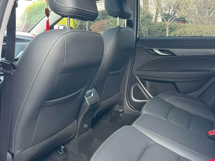 Фото 6 - Geely Emgrand