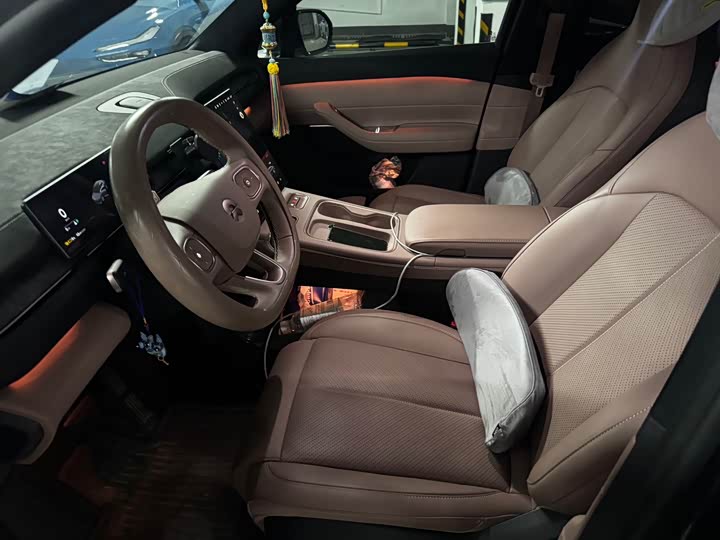 Фото 3 - Nio EC6