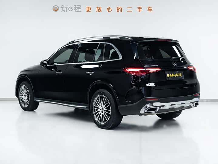 Photo 4 - Mercedes-Benz GLC-Class