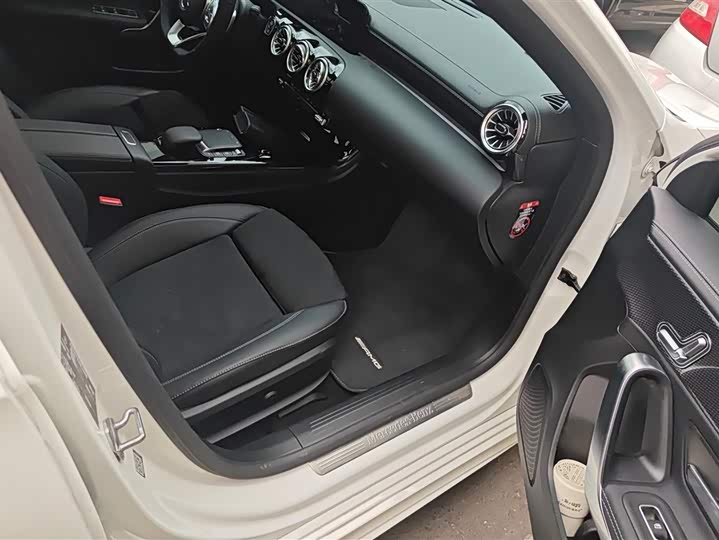 Фото 8 - Mercedes-Benz A-Class