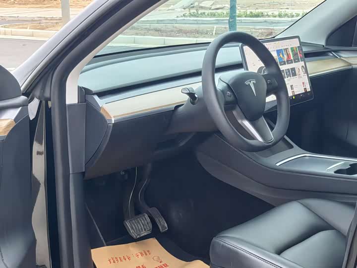 Фото 4 - Tesla Model Y