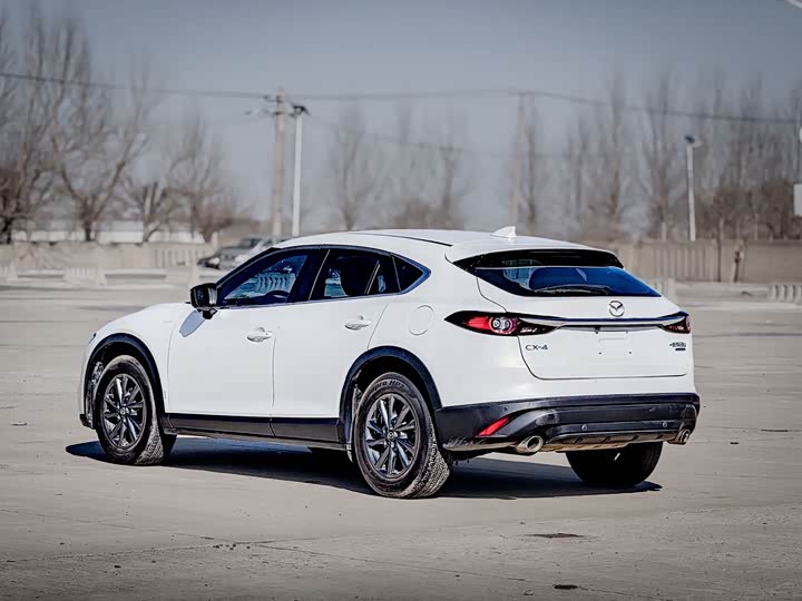 Фото 4 - Mazda CX-4