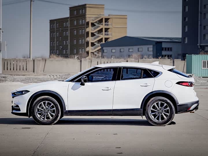 Фото 8 - Mazda CX-4