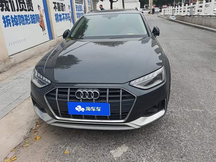 Фото 2 - Audi A4