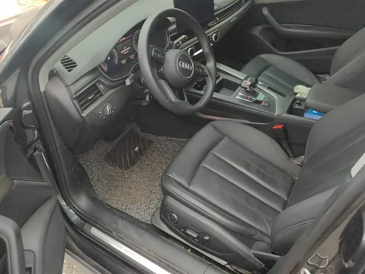 Фото 9 - Audi A4