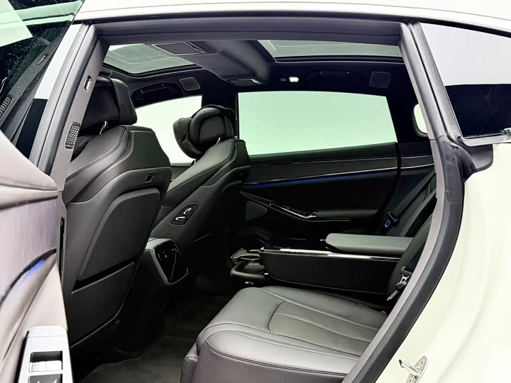 Фото 6 - Denza Z9