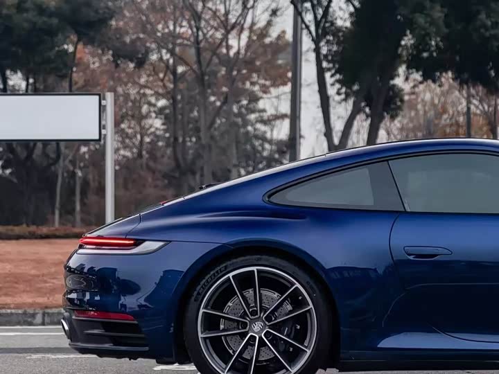 Фото 3 - Porsche 911