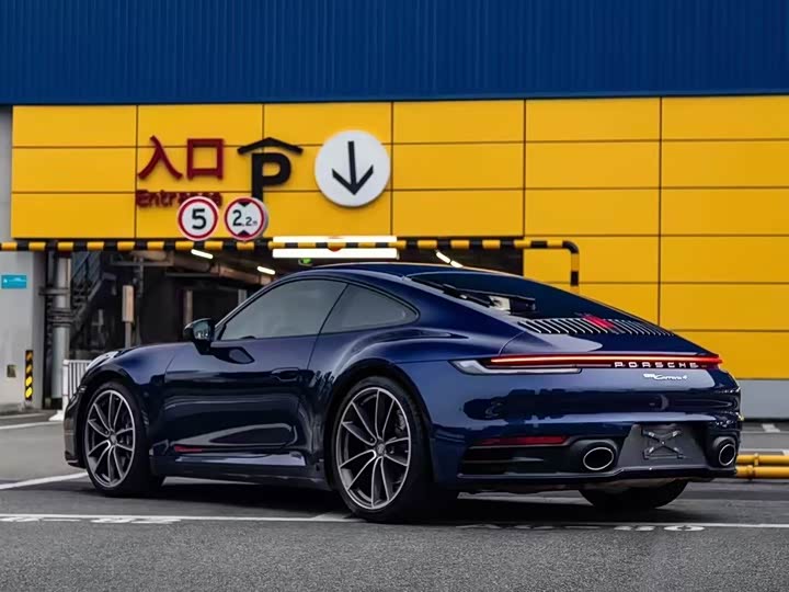 Фото 8 - Porsche 911