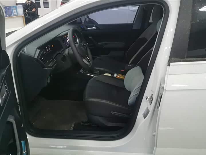 Photo 9 - Volkswagen Lavida