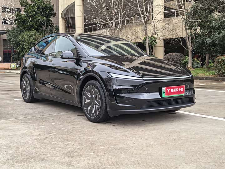 Photo 3 - Tesla Model Y