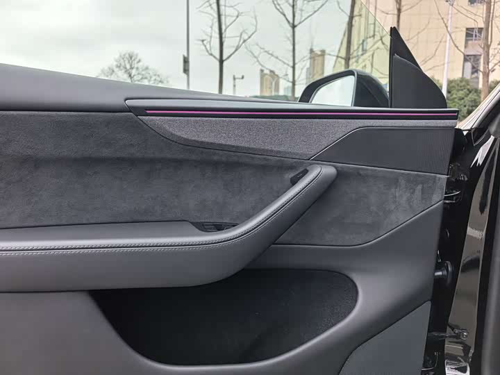 Photo 5 - Tesla Model Y