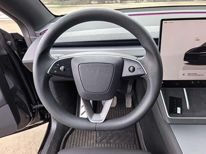 Photo 8 - Tesla Model Y