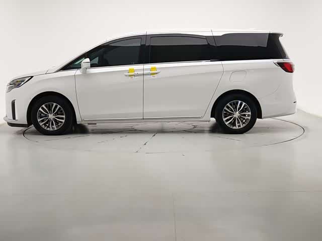 Фото 2 - Buick GL8 ES