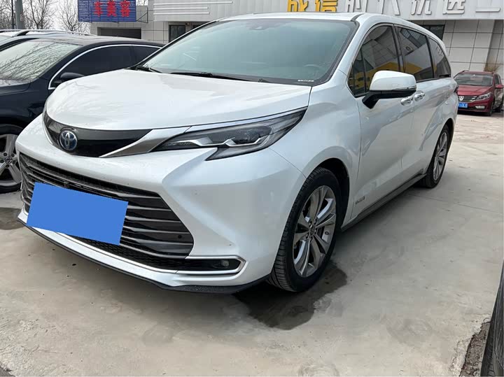 Фото 1 - Toyota Sienna