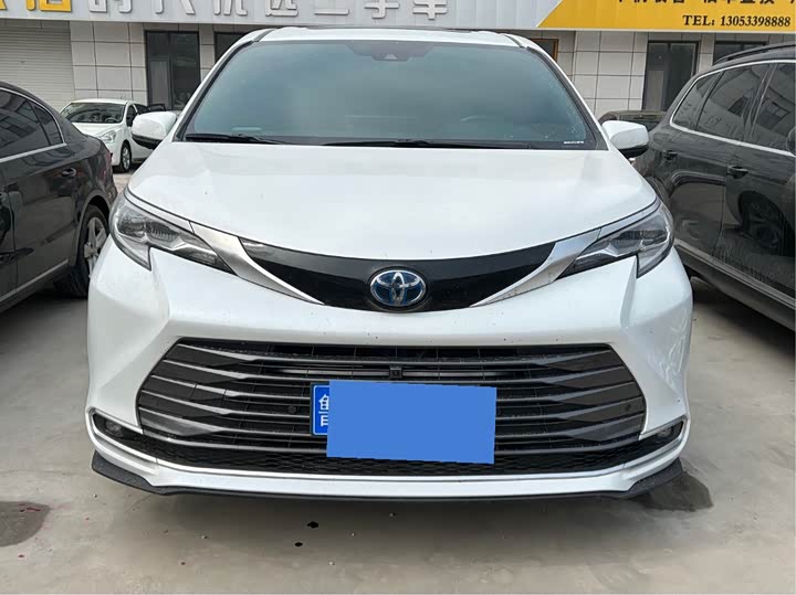 Фото 2 - Toyota Sienna