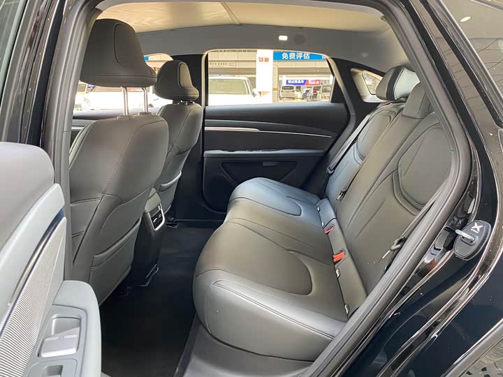 Фото 7 - XPeng Mona M03